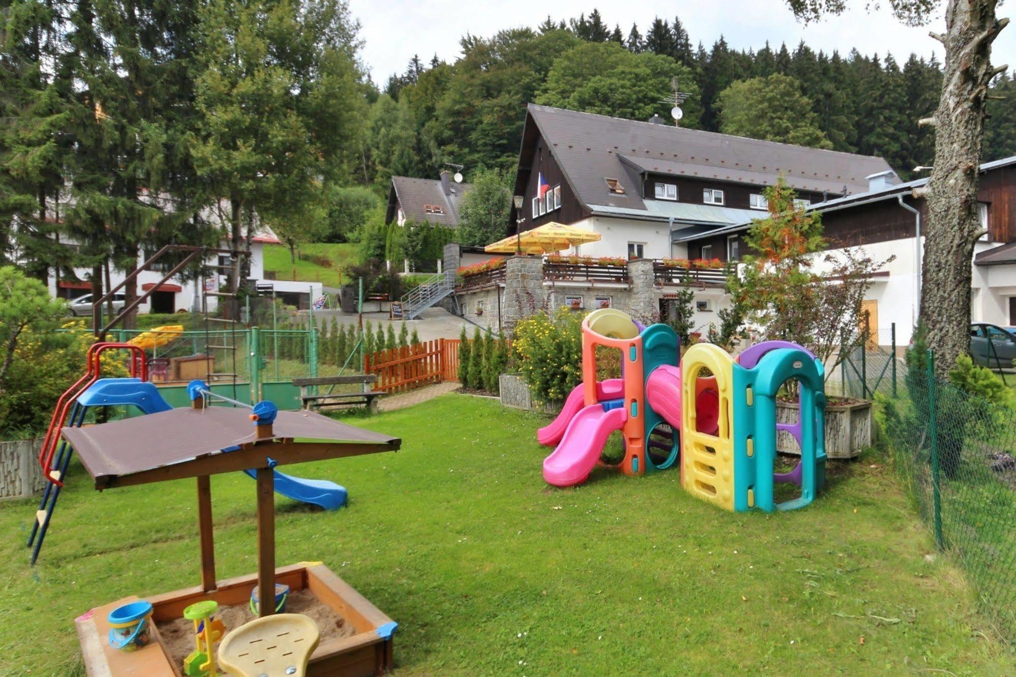 Penzion Bobesova Bouda Zelezna Ruda Exterior photo